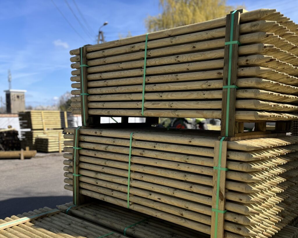 słupki drewniane słupki na ogrodzenia paliki bale drewno tartak usługi leśne