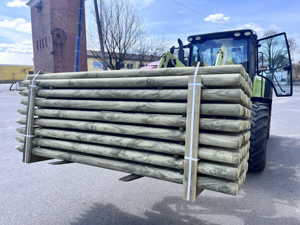 słupki drewniane słupki na ogrodzenia paliki bale drewno tartak usługi leśne (3)